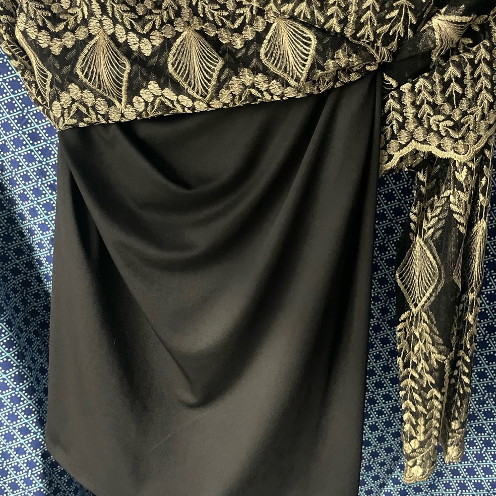 Reba Elegant Black and Gold Lace Top NWT - Picture 6 of 7